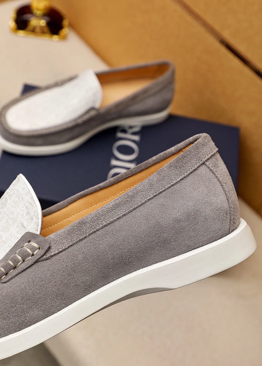 Men's shoes 💰460 💐 Product trademark: Dior "Dior" casual leather shoes Regular size: 38-44 (45.46.47🉑️Customized) Product materials: Selected Italian imported first-layer calfskin upper, imported water-dyed 🐂 cowhide lining. Strong three-dimensional visual effect, rubber outsole Color: 3⃣️colors available